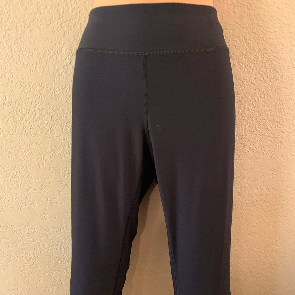 Under Armour Capri Yoga Pants L Black NWOT